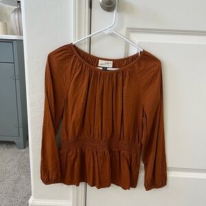 Universal Thread top